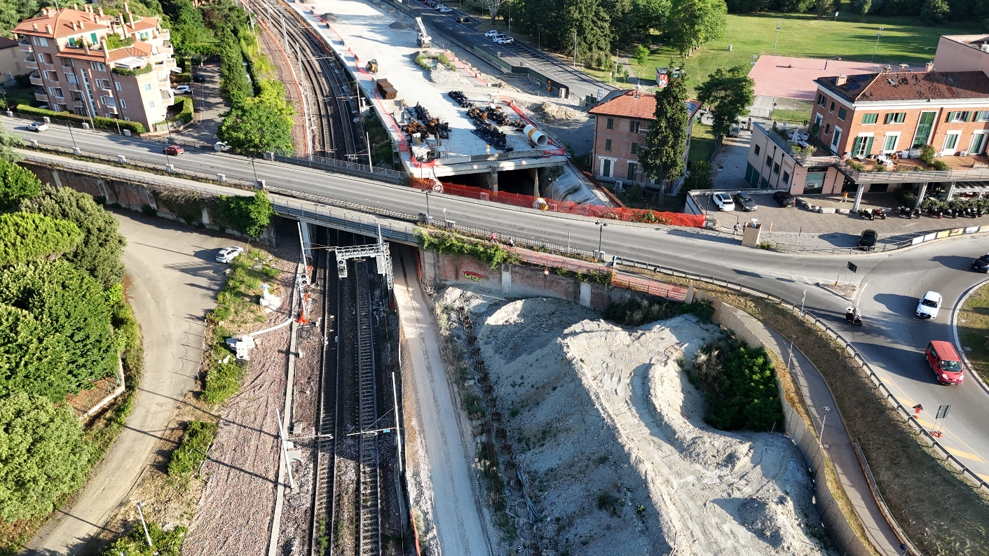 Ponte_sulla_ferrovia_Casalecchio_di_Reno_2_rid.jpg